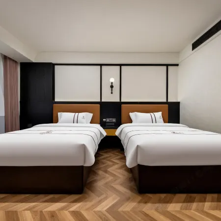 Qianhe Hotel Hotels in Ergun City