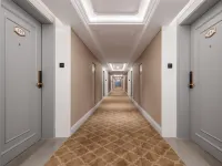 Vienna International Hotel Dongguan Guomao Yuanmei Metro Station Branch - parking