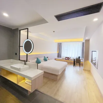 Yijia Hotel (Jiaxing Nanhu Railway Station) Hotels near Nanhu Revolution Memorial Hall