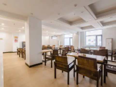 Shankee Hotel (Lankao Jiao Yulu Memorial Hall) Hotels in Lankao