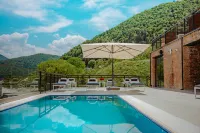 Mtserlebi Resort - Pools