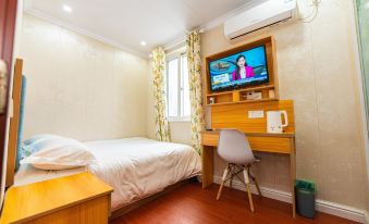 100 Inn Liangpin Hotel (Shanghai Caoan Highway Zhenxin Xincun Metro Station)