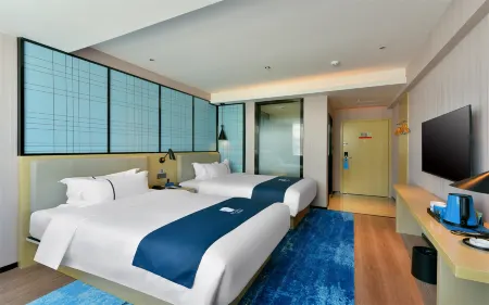 Yishang Hotel (Haiya Binfencheng Lingzhi Subway Station)