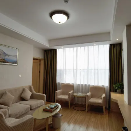 Vienna Hotel (Xupu Wanda Plaza)