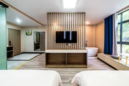 Huoshan Hometown Lanshan Homestay (60,000 Qingxia Branch) Отели в г. Хошань