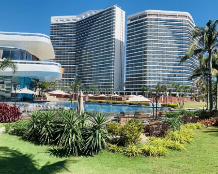 Yangjiang Hailing Island Beiluo Secret Land Luoyue Hotel Hotels in Yangjiang