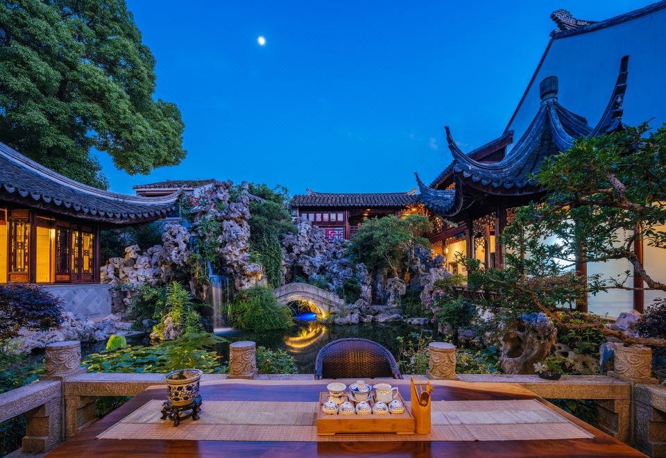 5. 플로럴 룩스·쑤..