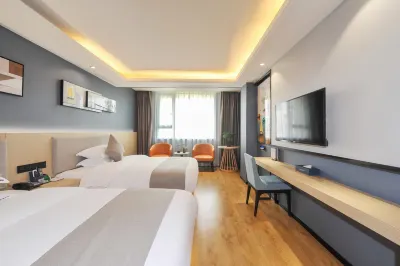 Lijiang Impression Hotel (Wenjiang University Town) Hotels near Meilihua Commercial Street