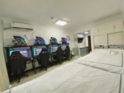 清遠戰狼電競公寓
