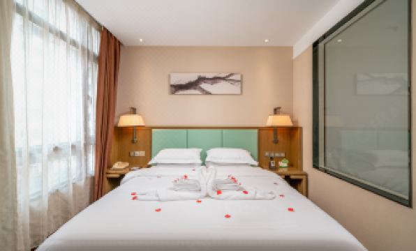 Boyi Hotel (Guangzhou Zhujiang New Town Tianhe Park Metro Station)