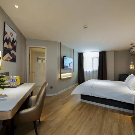 Magnotel (Feng County Bus Station)