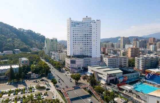 龍巖中元大酒店