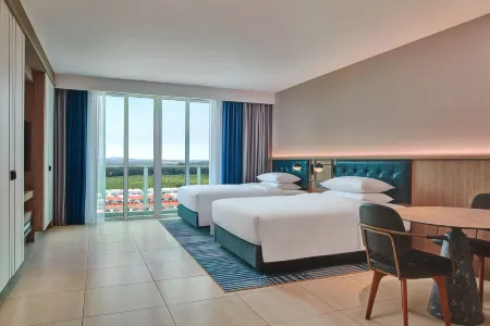 Four Points by Sheraton Desaru Отели рядом с достопримечательностью «Kota Tinggi Firefly Park»