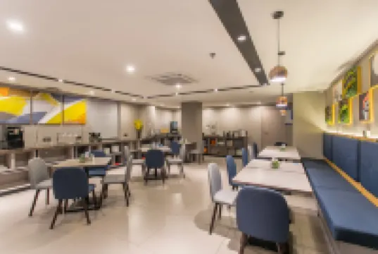 Homeinn Selected Hotel (Linyi Railway Station Square)