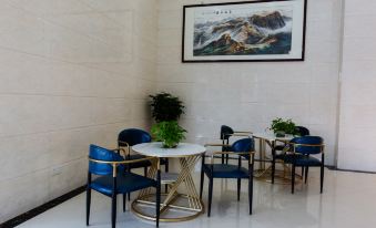 Aijia Business Hotel