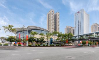 Huayi Hotel (Foshan Zumiao Shagang Subway Station)