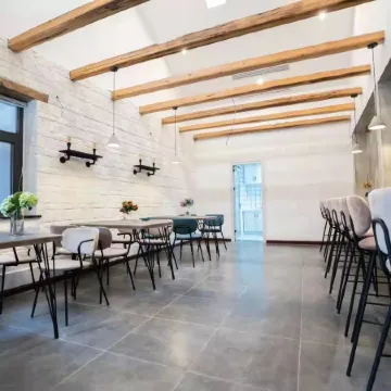 Fangxian Yunzhong Jinshu Electric Sports B&B