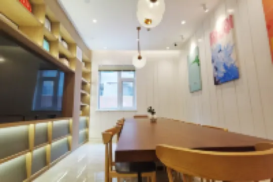 HanTing Hotel (Baoji Tiyuchang Shibahe Xinjie Pedestrian Street)