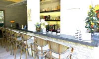 Dinglu Study Base Homestay (Jiangmen Botanical Garden Lanshi Park) - بار