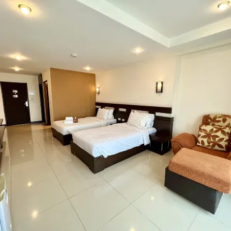 Hotel la Villa Khon Kaen Отели рядом с достопримечательностью «Храм Тхунг Сетхи»