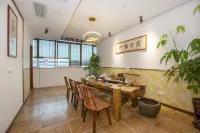 Hollyston Hotel (Jinjiang Sunshine Times Square Airport)