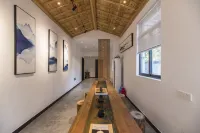 Hongcun Lane Wang·Light Luxury Holiday Homestay (Yuenuma Branch)