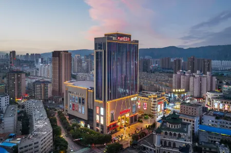 New Century Hotel Отели рядом с достопримечательностью «Pingliang Vocational and Technical College»