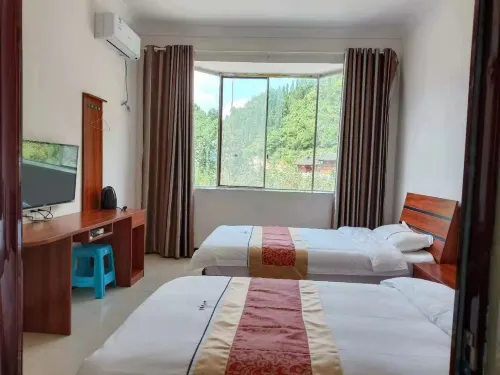 Yuntai Mountain Small Platform Tank Hotels in Shibing