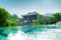 지나 초 오버시즈 온천 리조트