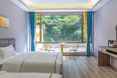 Songpan Sunrise Hotel Hotels near Huanglong Scenic Area Xishen Cave Viewing Platform