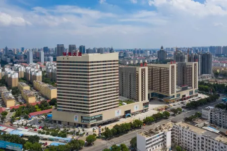 Jining Jianshe Road  Lingxiu City Plaza  Atour   Hotel Отели рядом с достопримечательностью «Jining Indoor Stadium»