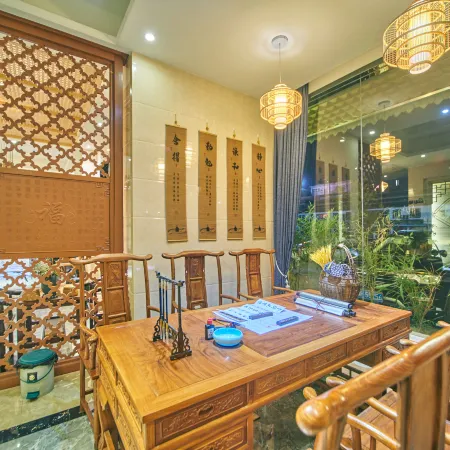 Danxiashan Zuolin Zhuyuan Chinese Inn