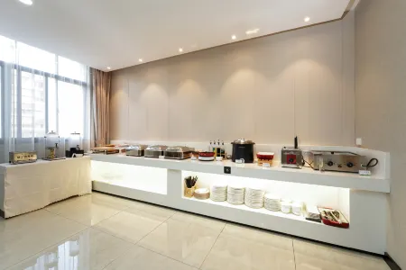 City Comfort Inn Hotel (Yichang Zhijiang Qixing Square Guomao)