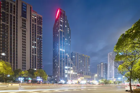 Chen Hotel (Zhuzhou Future Chenggongda Branch) Отели рядом с достопримечательностью «Hunan University of Technology»