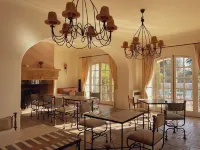 Château les Crostes Hotels in Lorgues