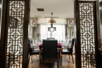 Guipu River View Homestay (Fenghuang Ancient Town Fengyu Bridge) - พร้อมอาหารเช้า