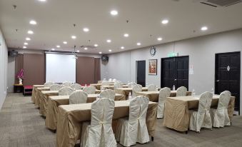 1. LA Hotel..