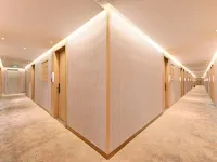 Super 8 Hotel Beijing Chaoyang High-speed Railway Station Jiuxianqiao Electronic City Hotels near Lufthansa Outlets