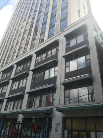 Zhuhai Low-key LOFT Suite Apartment (Huafa Shangdu Haiyin Youyicheng Branch)