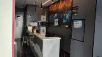 Hongyan E-sports Hotel (Lingshang Xingfu World Branch)