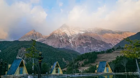 Lijiang Yulong Snow Mountain Liyunli Homestay