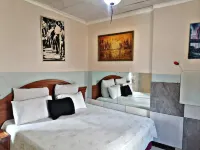 Valley Center Guest House Hotels near Constitution Hill