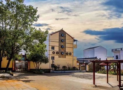 Wuhan huxingju farm machinery town