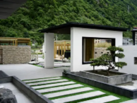 Qinghe Ruijin Private Soup Hot Spring Hotel (Li County Bipenggou Scenic Area Store) Hotels in Li County