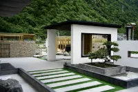 Qinghe Ruijin Private Soup Hot Spring Hotel (Li County Bipenggou Scenic Area Store) โรงแรมใน