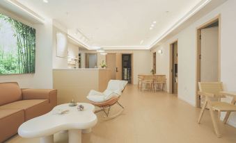 Lodge by the road Hostel (Nanjing Xinjiekou Subway Station)