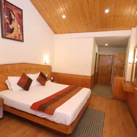Goroomgo Mareema Pure Veg Hotel Manali