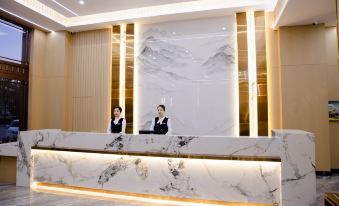 Fuyuan Donglai Business Hotel