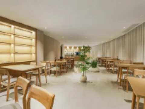 Yuecheng Four Seasons Hotel (Dejiang People's Park) Hotels in Dejiang
