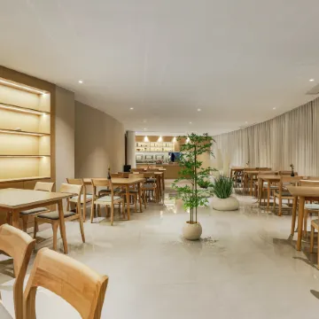 Yuecheng Four Seasons Hotel (Dejiang People's Park)